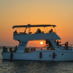 Sibarita Express Sunset Tour | Navega, brinda y contempla la magia del Caribe